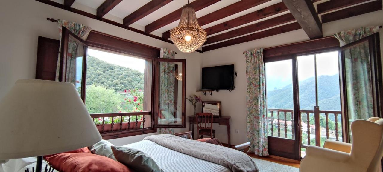 Posada El Bosque Mieses ภายนอก รูปภาพ